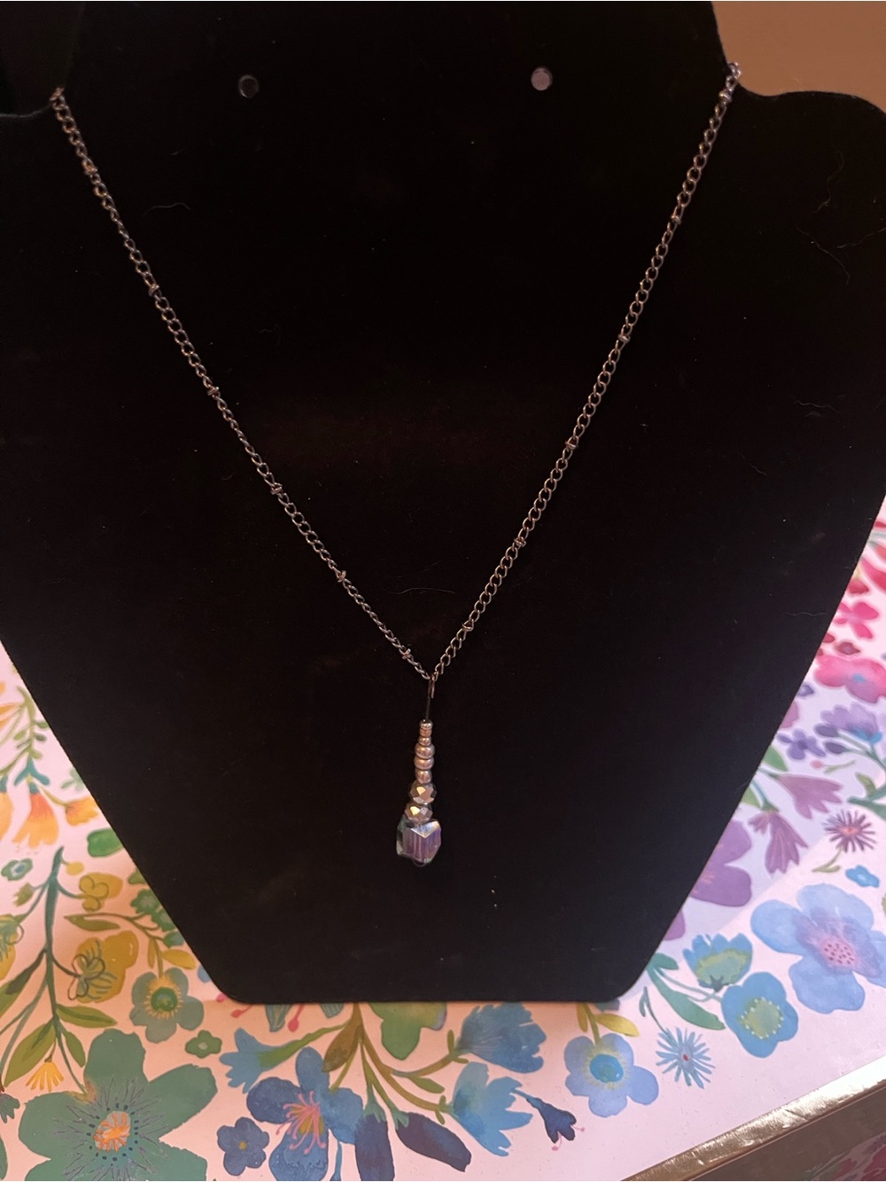 Elegant Iridescent Crystal Pendant Necklace - Women Jewelry